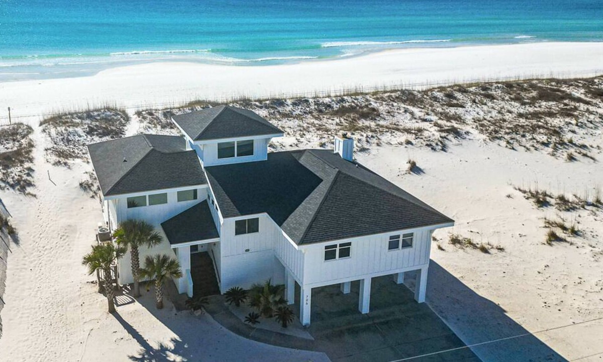 Villa Segunda House | Gulf-Front Luxury Estate | Sleeps 22 | Direct Beach Access