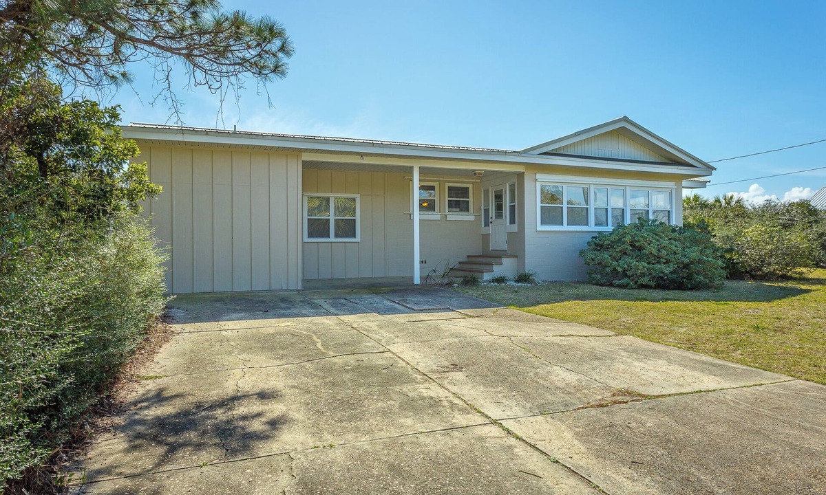 Alligator Point House | Gulf Front, No Stairs, Pet Friendly + Bunk Room
