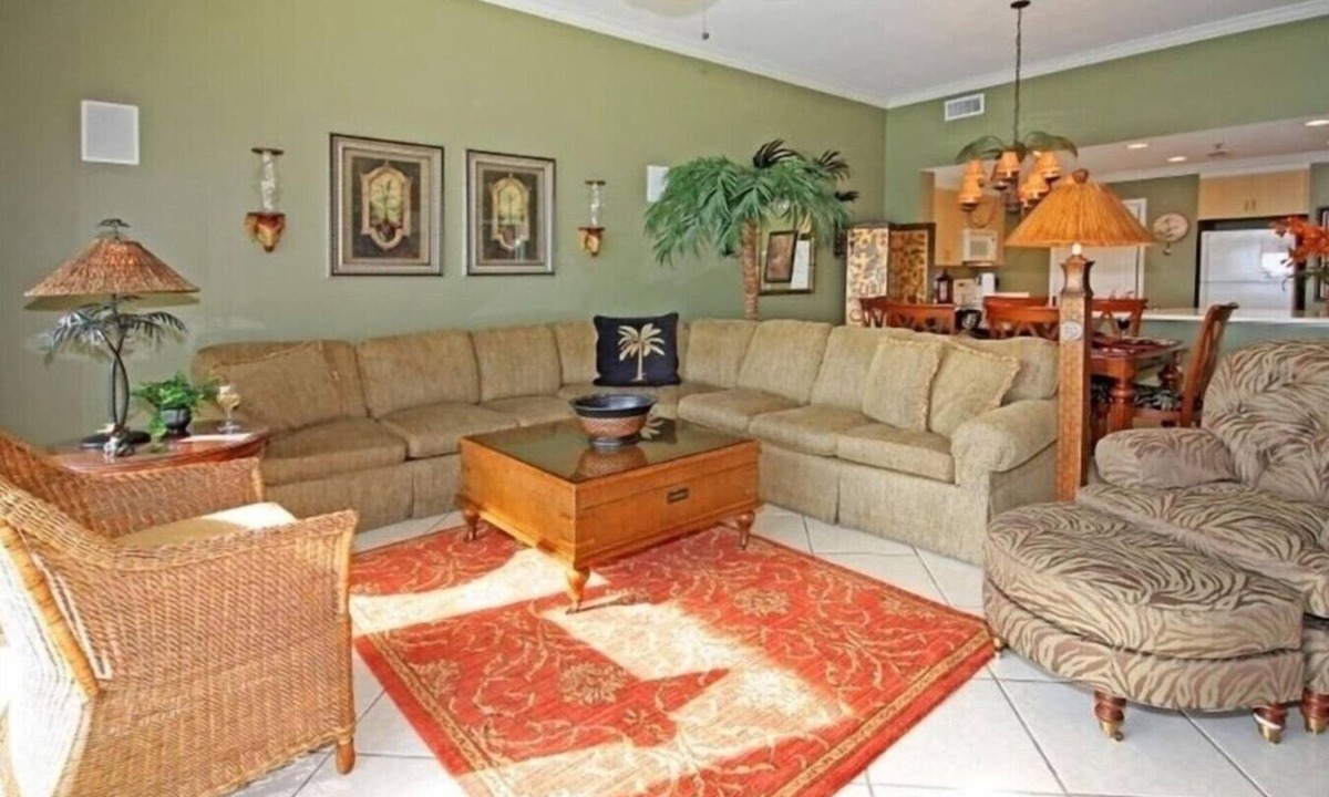Thomas Drive Apartment | Gulf-Front Paradise | Steps to Beach + Pool Access
