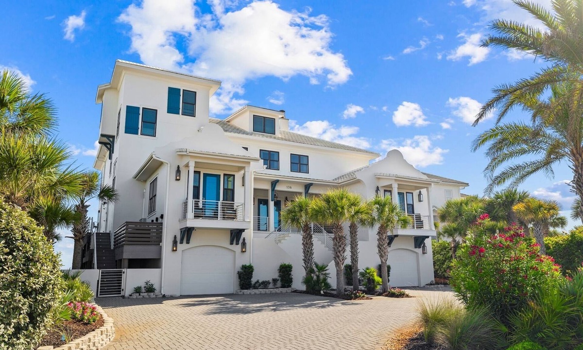 Gulf Pines House | Gulf Front! Private Pool! Perfect for Weddings! Game Room!