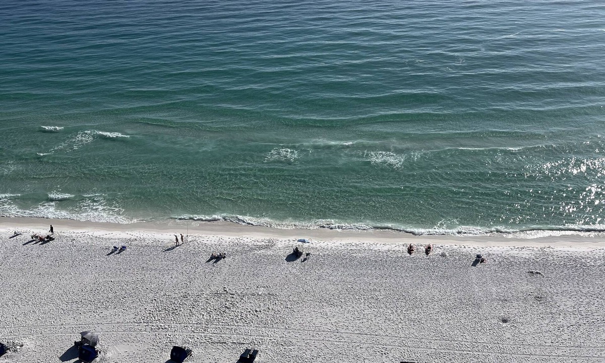 Destin Condo | GULF FRONT with Amazing Views, 3 Pools, Tiki Bar! Beachfront pool! LOCATION!