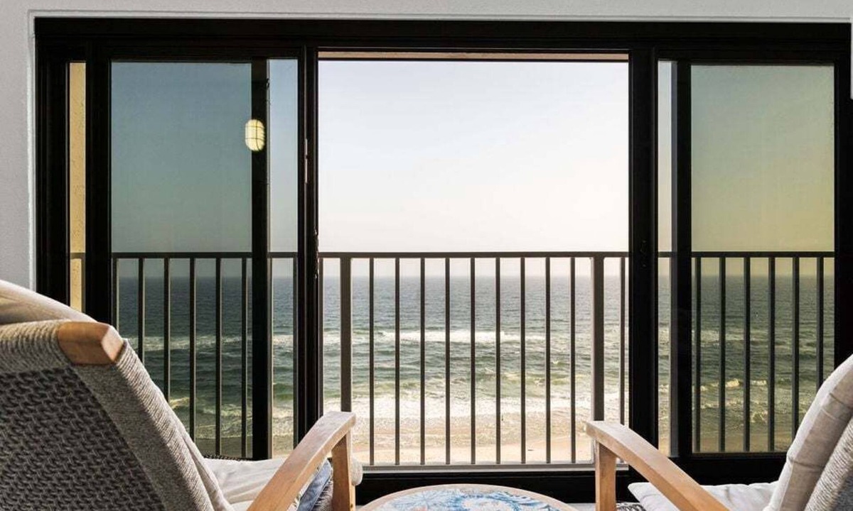 Gulf Shores Hotel | Gulf Tower 8b 2 Bedroom Condo by RedAwning