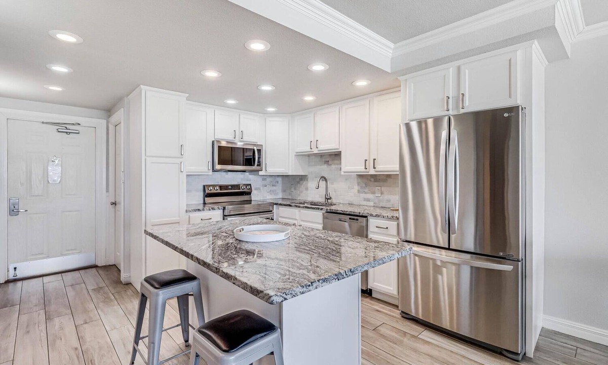 Corpus Christi Condo | Gulfstream Condos Unit 111 | Pool & Hot Tub | Beachfront Patio