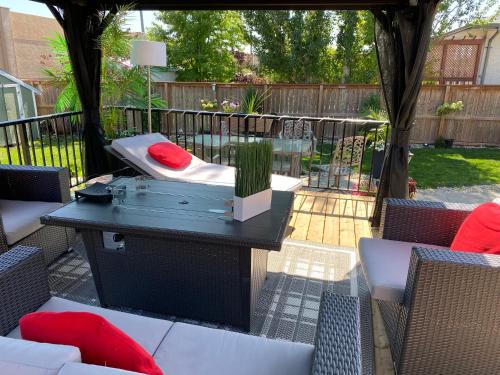 Fort Gary House | Gull lake