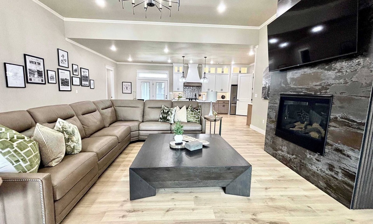 Lubbock House | Gun's Up Getaway - 4BR/3BA - New Construction