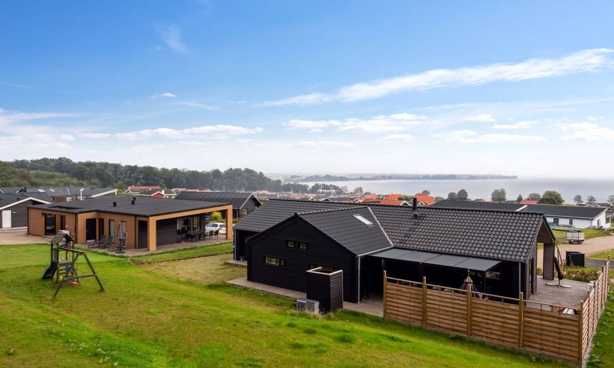 Sjølund House | "Gunborg" - 400m from the sea by Interhome