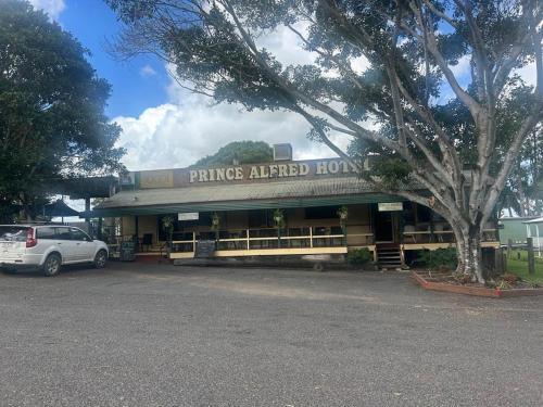 Gundiah Hotel | gundy pub & caravan park