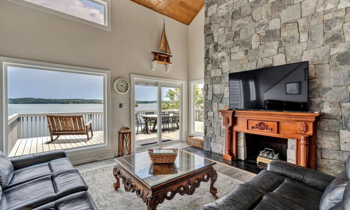 Smith Mountain Lake Villa | Gunner`s Lookout- Standout property in Bernard`s Landing- all the amenites but you will not want to leave the townhome!