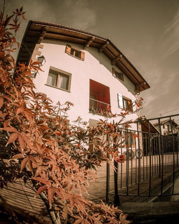 Sumbilla House | GURE-LUR casa rural