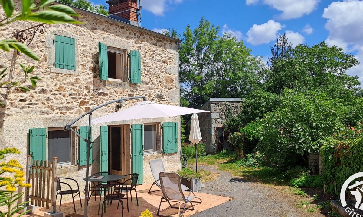 Le Bez House | Guyor - LE BEZ - Gîte