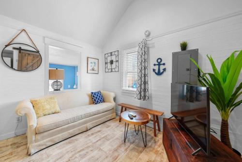 Merion Village House | GV - Romantic Beach Getaway