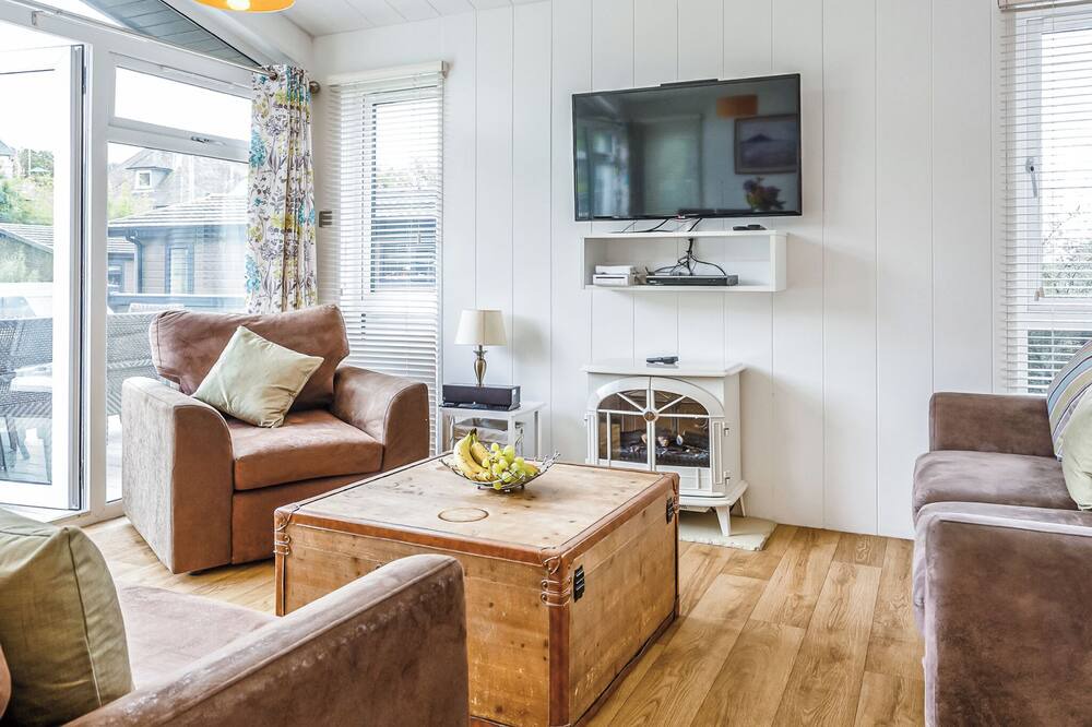 Mullion Ski Chalet | Gwithian Premier Lodge