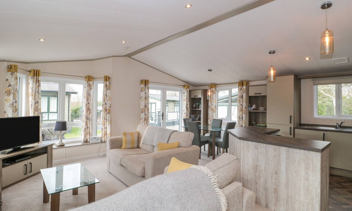 Milford on Sea Cottage | Gwydn Lodge