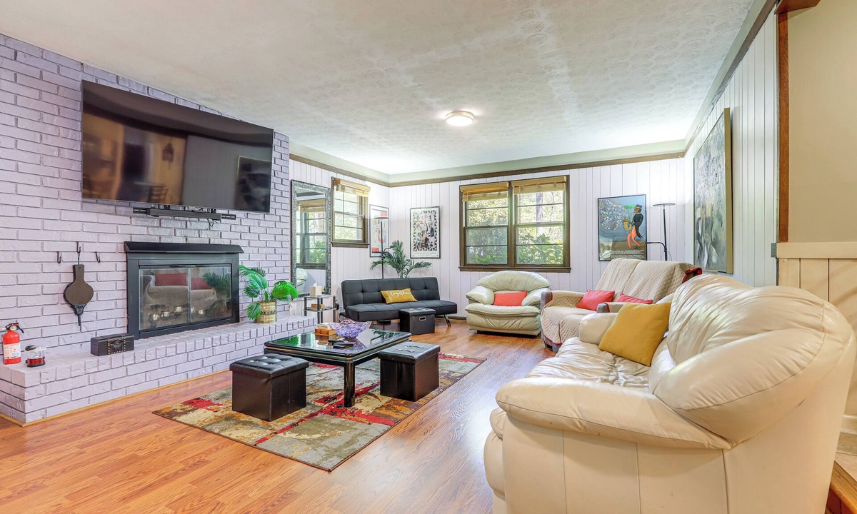 Addison Heights House | Gym, Office! Extended Base 8 Mi to Marietta Square