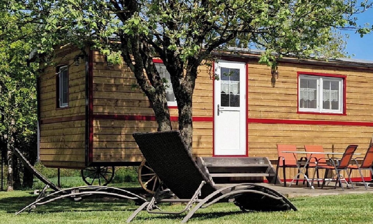 Saint-Augustin-des-Bois Ski Chalet | Gypsy caravan