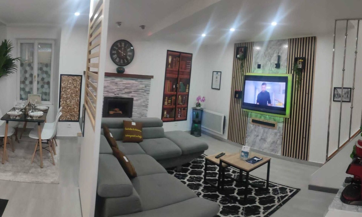 Souge-le-Ganelon House | Hébergement AU Logis