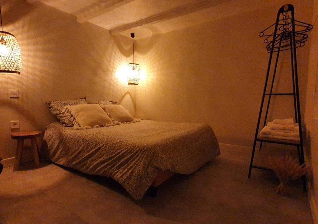 Oyre Apartment | Hébergement cosy avec parking et entrée autonome
