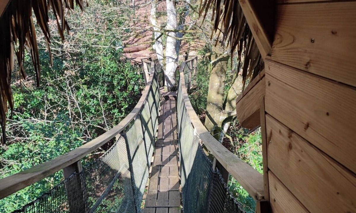 Perret Cabin | Hébergements de Quénécan