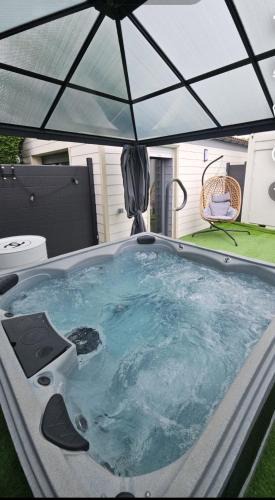 Saint-Clair-du-Rhone Bed & Breakfast | hébergement privée Jaccuzzi en supplément