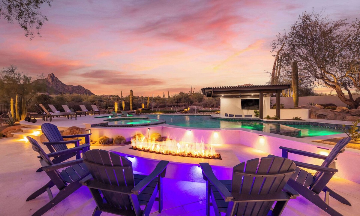 The Peak House | HÓZHÓ Pinnacle Peak | Pool | Golf Sim | Views