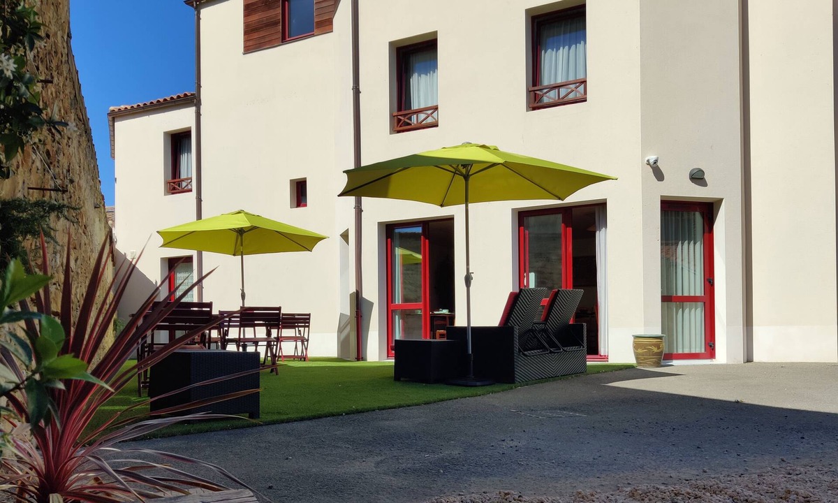 Saint-Philbert-de-Grand-Lieu Hotel | Hôtel La Bosselle