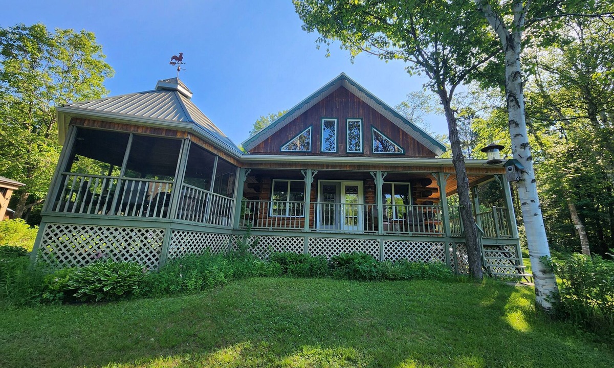 Notre-Dame-de-Montauban Ski Chalet | Hôtel à la maison - L'Apéro du Bois Rond
