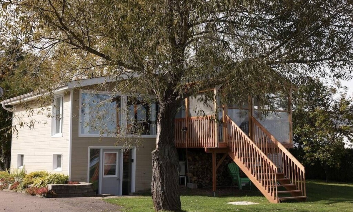 St. Felicien Ski Chalet | Hôtel à la maison - La Dorée avec plage privée