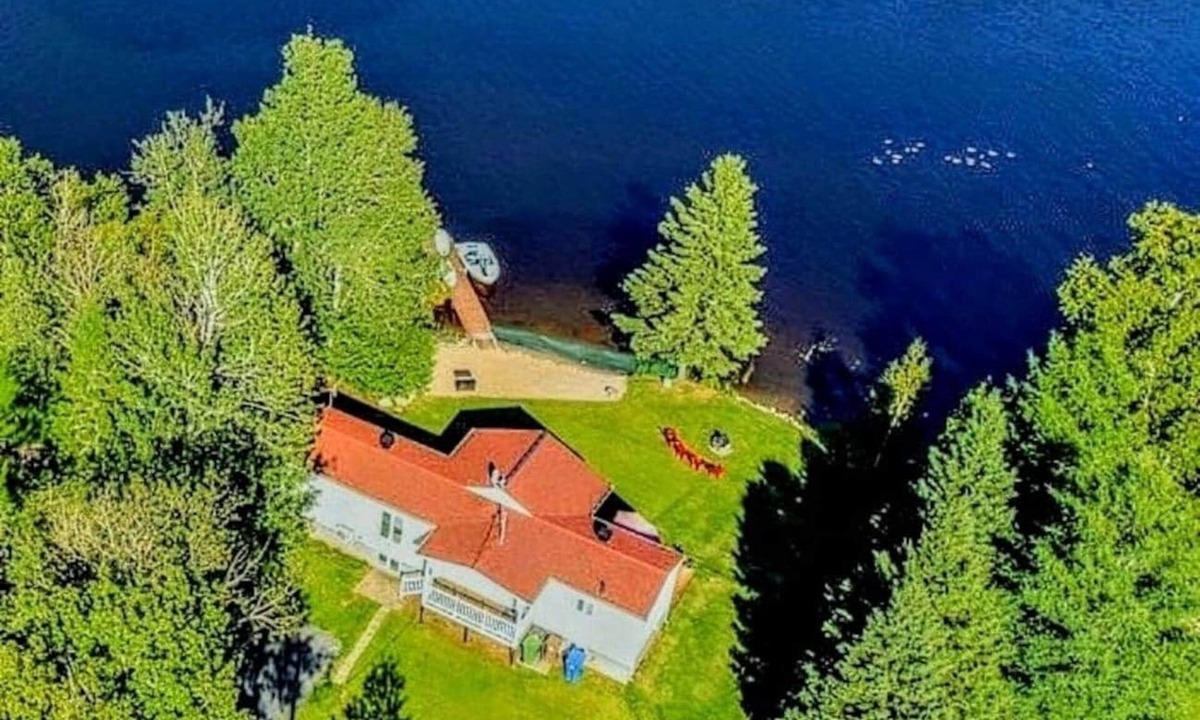 Larouche House | Hôtel à la maison - OASIS Du Lac Kénogami