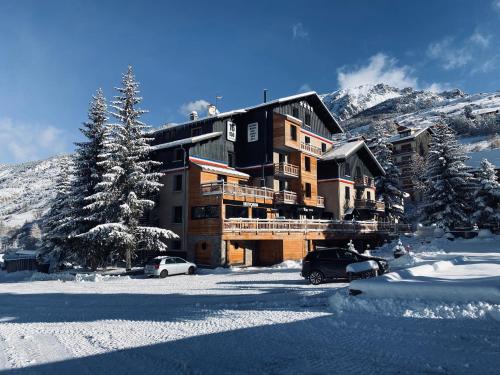 Vars Hotel | Hôtel 16 | 150 Montagne & Spa Nuxe