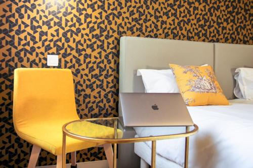 Laval Hotel | Hôtel 3 étoiles - Le Petit Périer