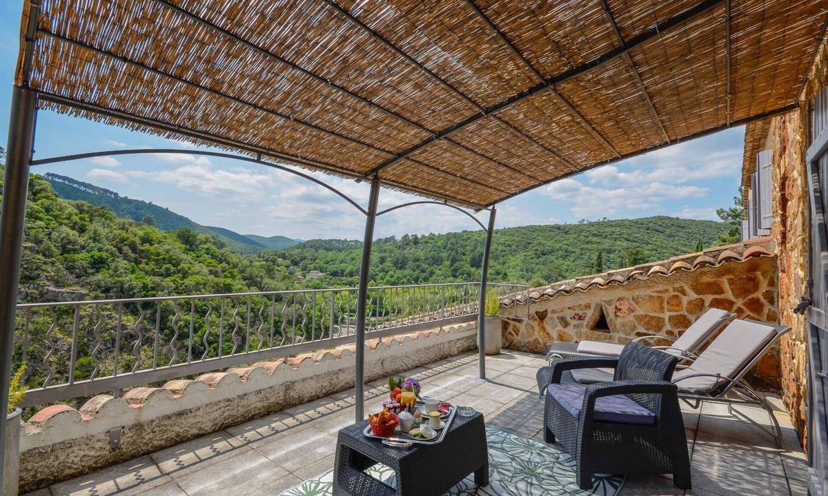 Generargues Hotel | Hôtel 4* Les 3 Barbus