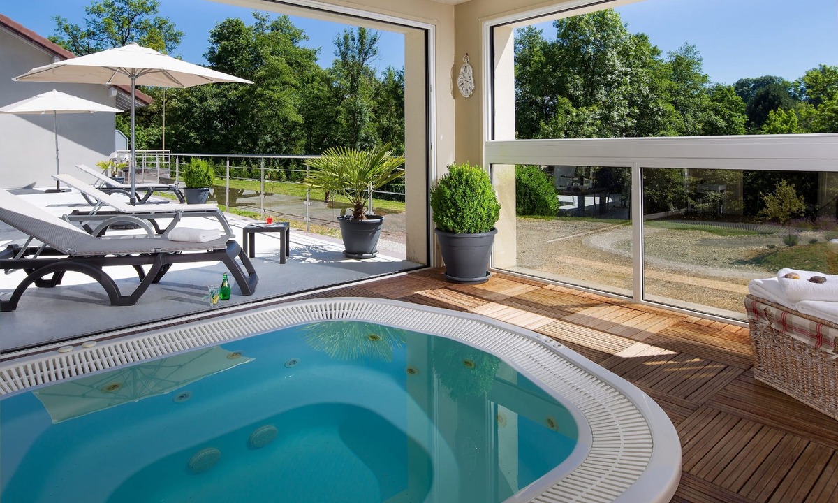 Marigny-Saint-Marcel Hotel | Hôtel Blanc