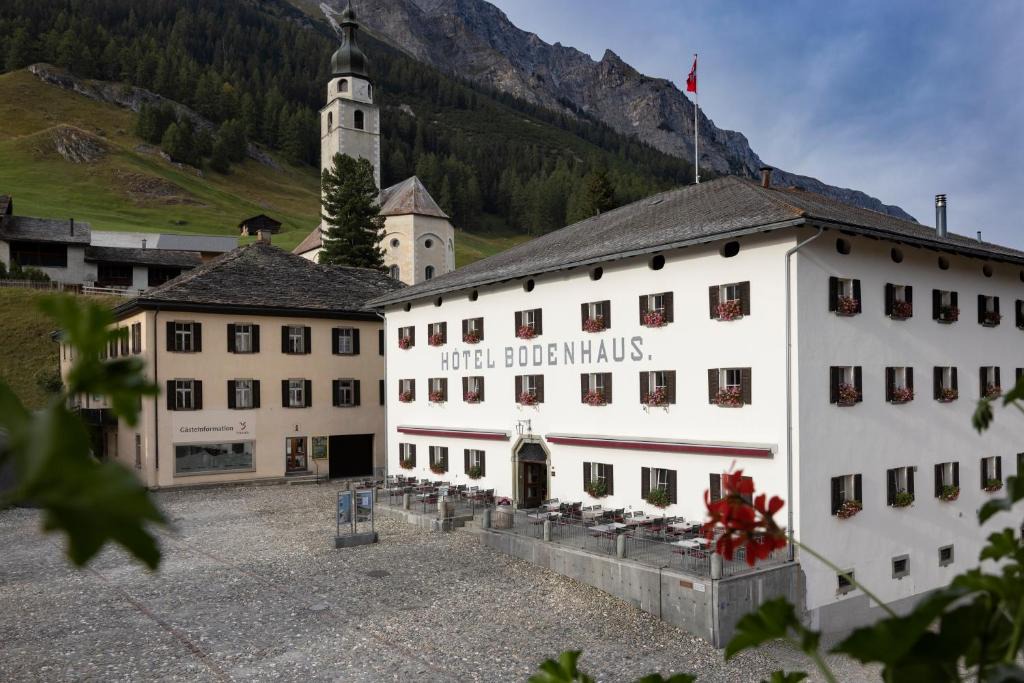 Spluegen Hotel | Hôtel Bodenhaus
