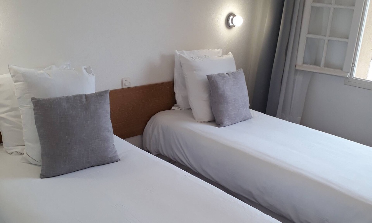 Sainte-Anne du Castellet Hotel | Hôtel Castel Sainte Anne