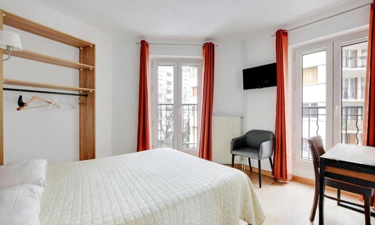 Dijon Centre Ville Hotel | Hôtel Dauphine-Dijon Gare-Self Check In