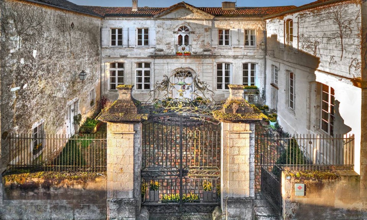 Castillonnes Bed & Breakfast | Hôtel de Cours de Thomazeau