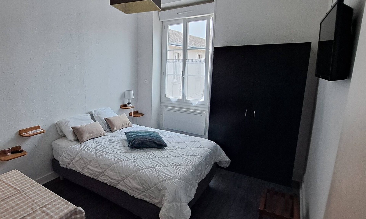 Eguzon-Chantome Hotel | HÔTEL DE FRANCE