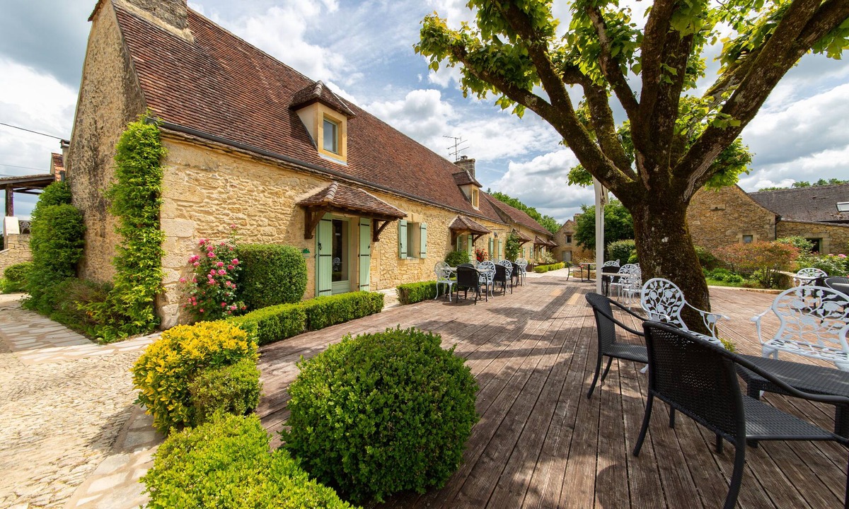 Meyrals Hotel | Hôtel de la Ferme Lamy