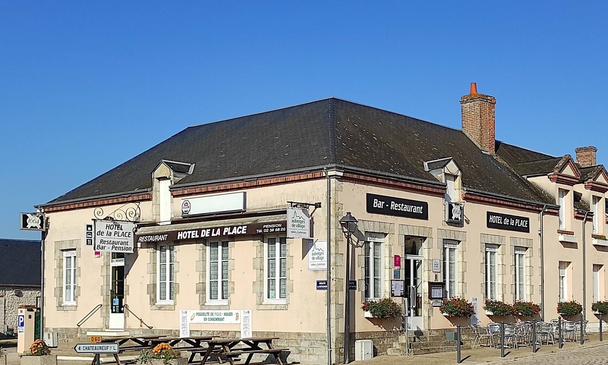 Germigny-des-Pres Hotel | Hôtel de la place