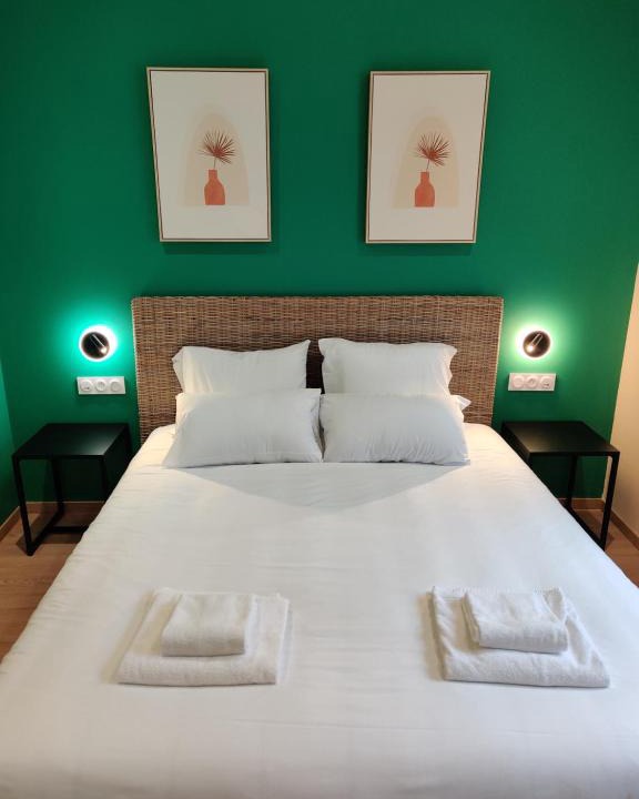 Saint-Clair-de-la-Tour Hotel | Hôtel de la Tour