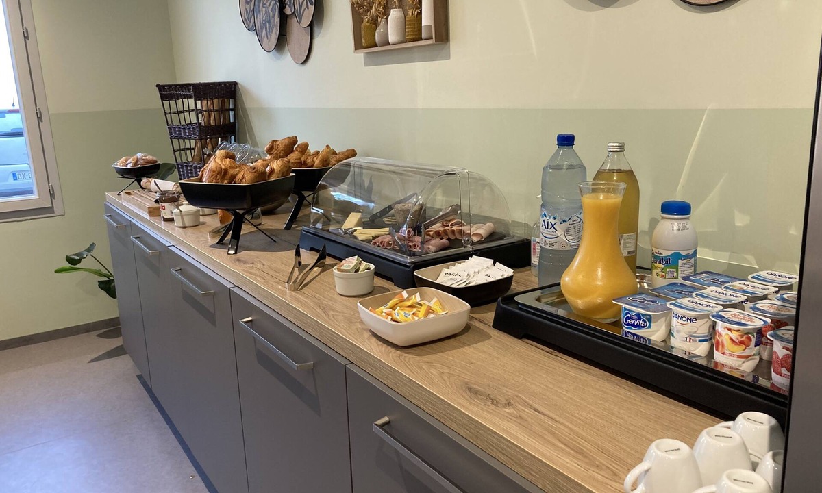 Saint-Clair-de-la-Tour Hotel | Hôtel de la Tour