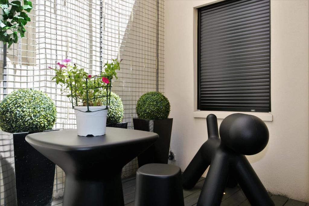 Victor Bach - Saint Louis Hotel | Hôtel de Noailles