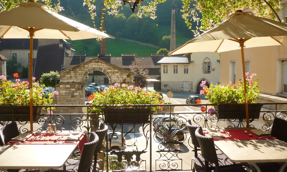 Salins-les-Bains Hotel | Hôtel des Deux Forts
