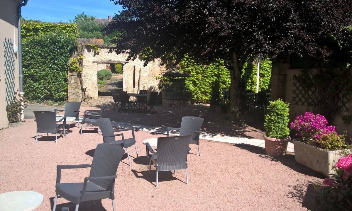 Tronget Hotel | Hôtel du Commerce