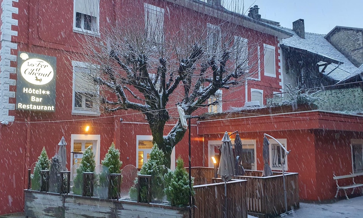 Yenne Hotel | Hôtel du Fer à Cheval