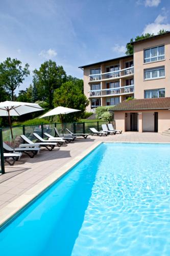 Lacapelle-Viescamp Hotel | Hôtel du Lac
