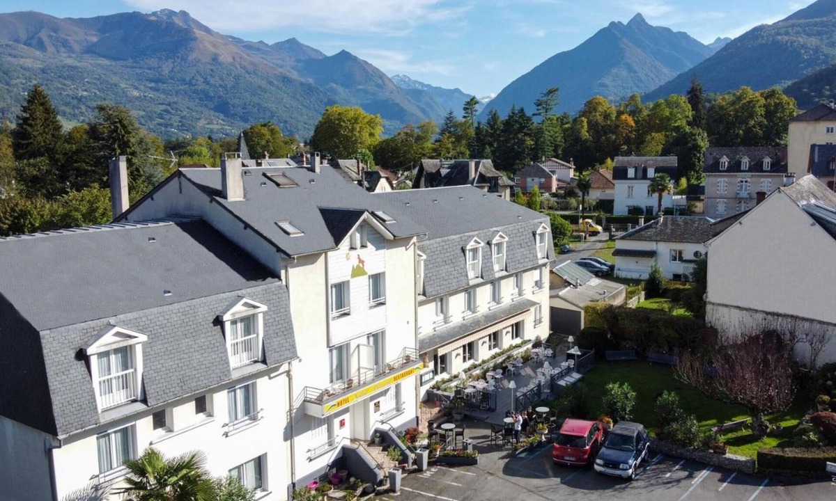 Argeles Gazost Hotel | Hôtel du Soleil Levant