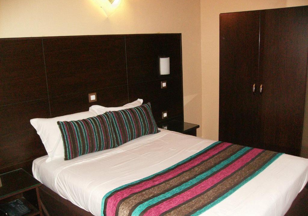 Mantes-la-Jolie Hotel | Hôtel du Val de Seine