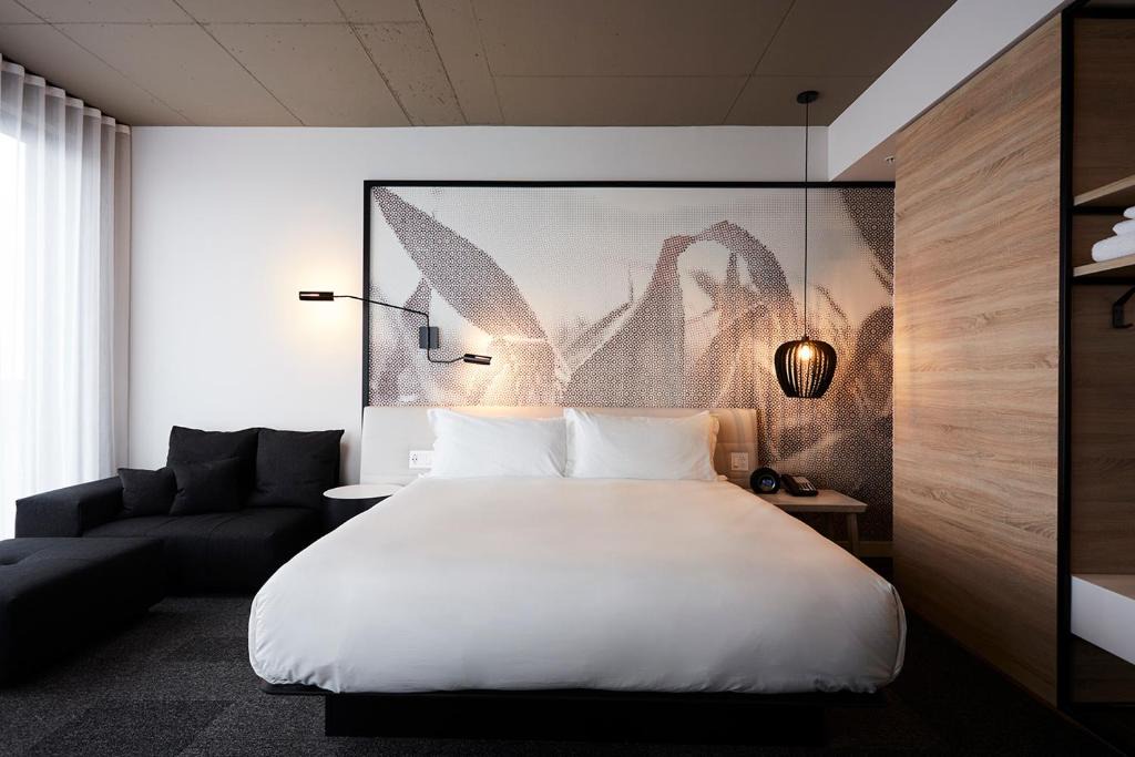 Brossard Hotel | Hôtel Escad Quartier DIX30