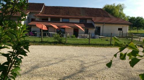 Pressins House | Hôtel - Gîte de Pressins